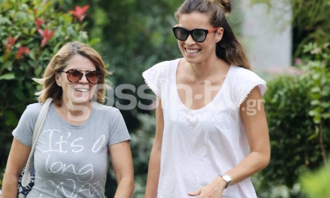 Μαριέττα Χρουσαλά: Μεσημεριανό καφεδάκι στη Γλυφάδα με τη μητέρα της