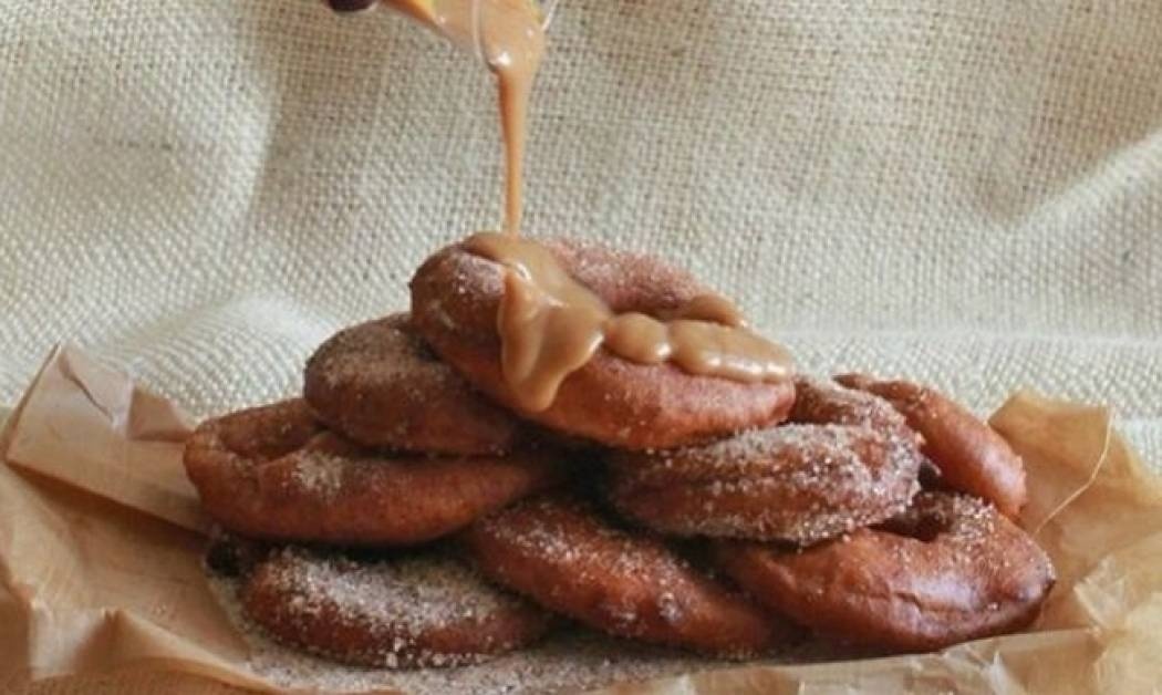 Συνταγή για σπιτικούς λουκουμάδες μήλου - Διαφορετικοί και απολαυστικοί