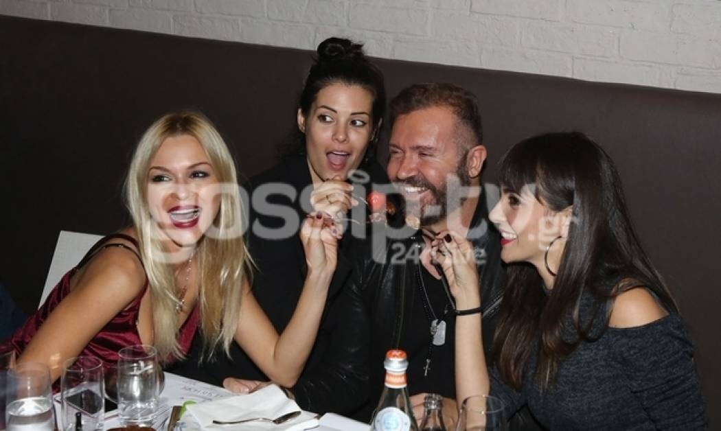 Γιώργος Βάλαρης: Γιόρτασε με φίλους τα γενέθλιά του στο Κολωνάκι