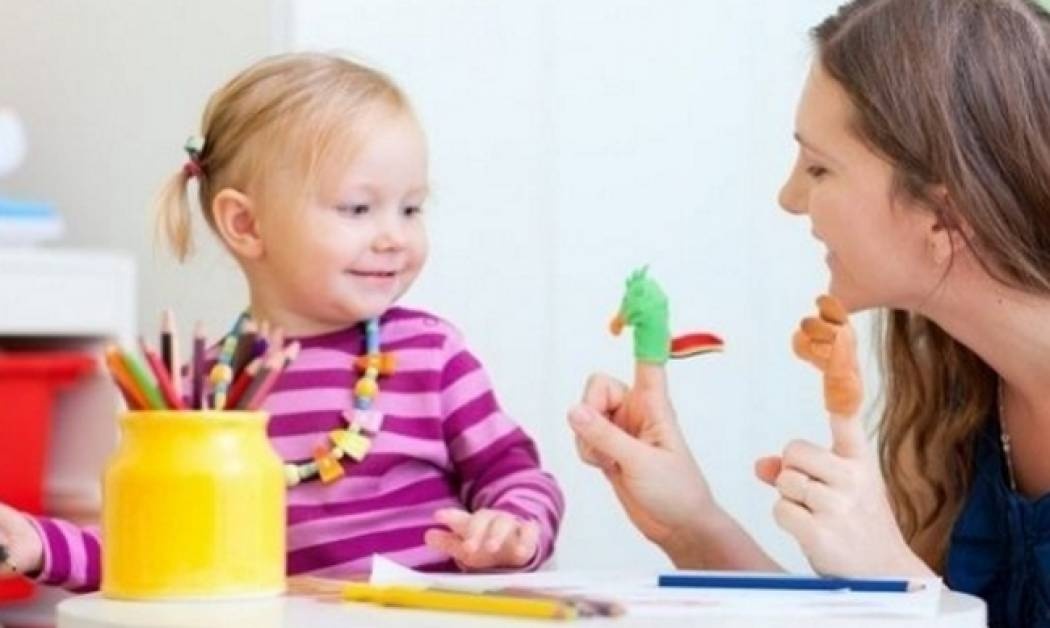 Πότε το παιδί αναπτύσσει κοινωνική συμπεριφορά;