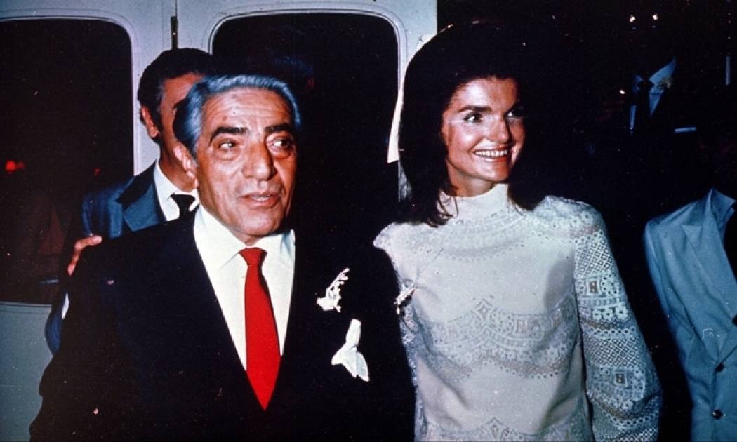 Η οικονόμος της οικογένειας Ωνάση θυμάται: «Εγώ έφτιαξα τον γάμο της Τζάκι με τον Αρίστο»