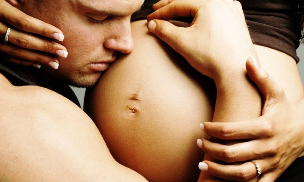 Σεξ στην εγκυμοσύνη: Μπορεί να προκαλέσει πρόωρο τοκετό;
