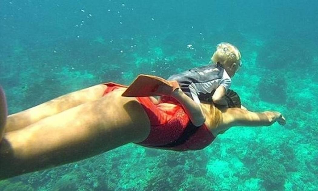 Τρίχρονος κάνει βουτιά στο «απέραντο γαλάζιο» χωρίς οξυγόνο