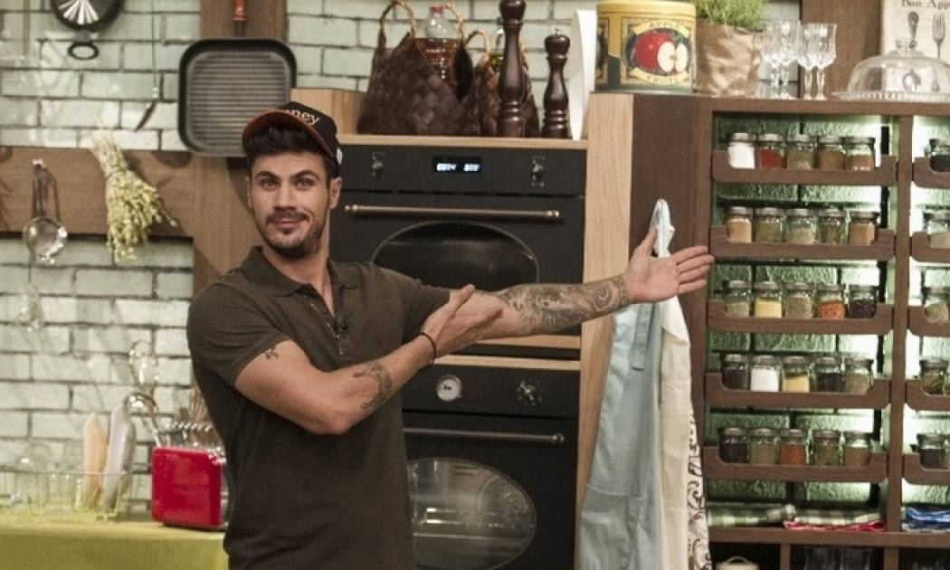 «Ουδείς ασφαλέστερος εχθρός εκ του ευεργετηθέντος». Ο Άκης παει στα δικαστήρια το Mega (Nassos blog)