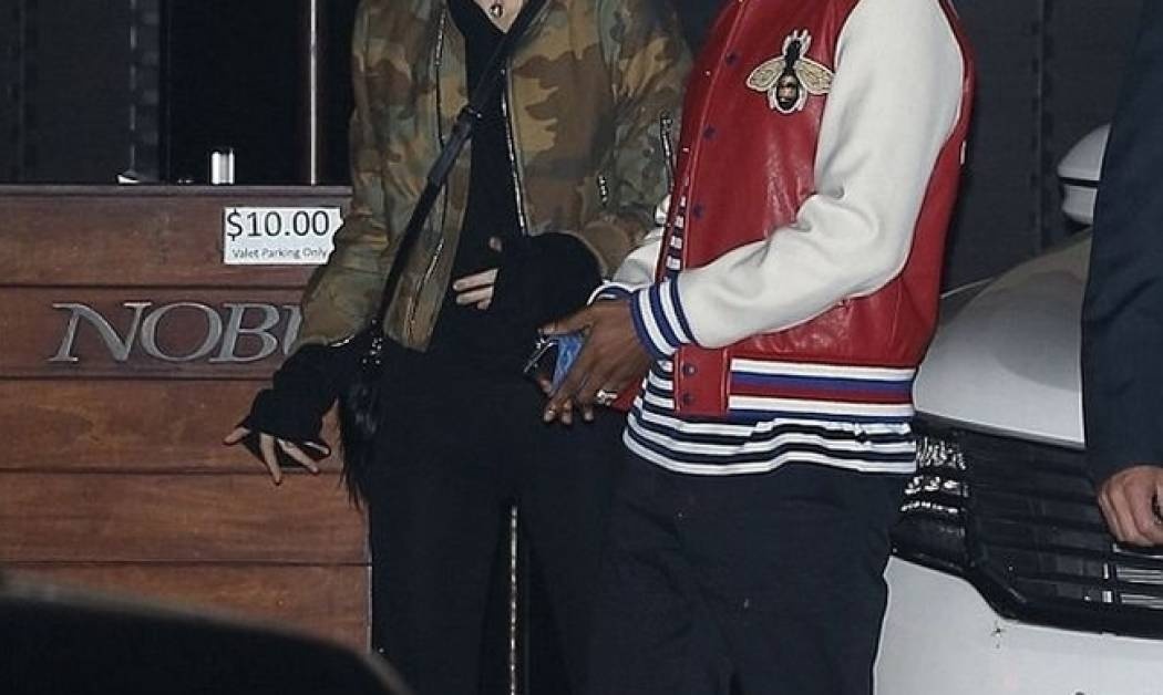 To πιο διάσημο και σέξι κορίτσι της showbiz μόλις επιβεβαίωσε τη σχέση του