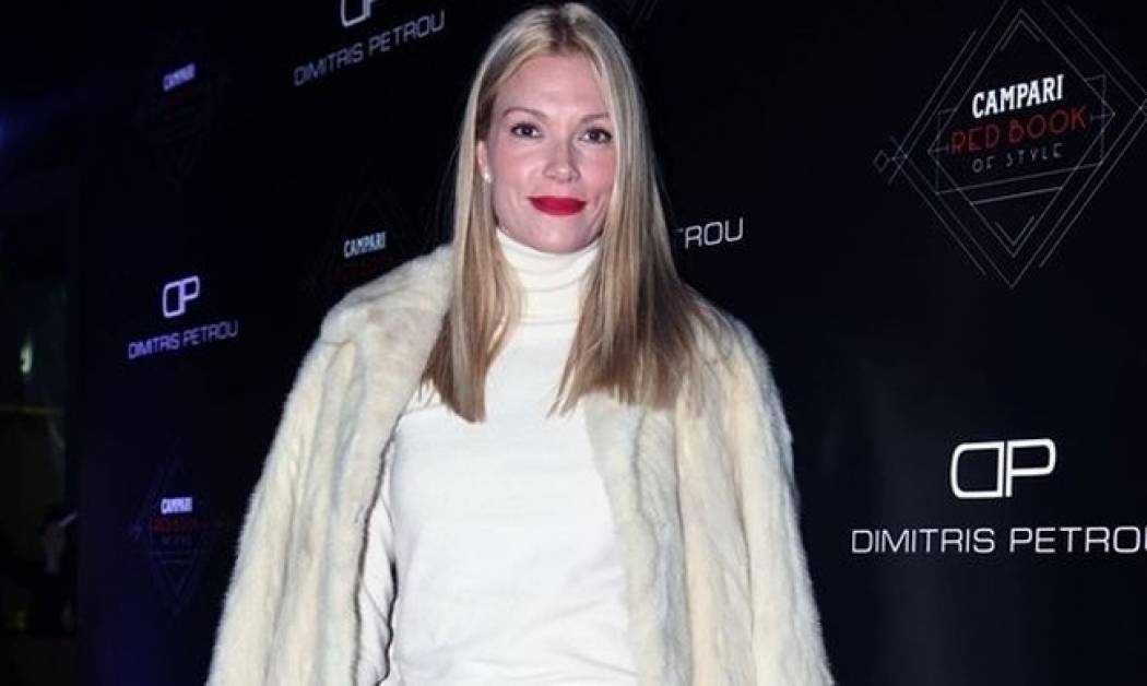 H Βίκυ Καγιά φόρεσε με τον καλύτερο τρόπο το winter white