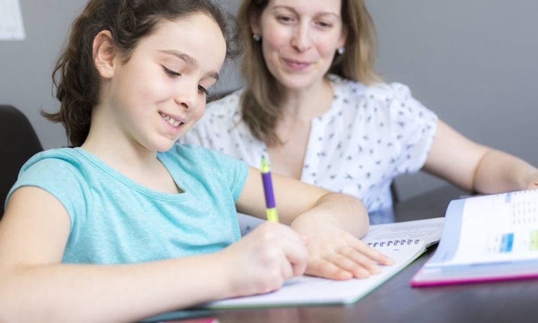 Παιδί & γνώση: Τα οφέλη από το διάβασμα με τη μητέρα