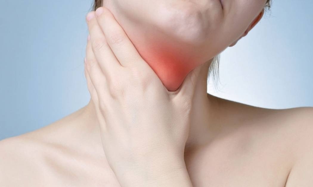 Είναι φαρυγγίτιδα ή λαρυγγίτιδα; Δείτε τα συμπτώματα και πώς αντιμετωπίζονται