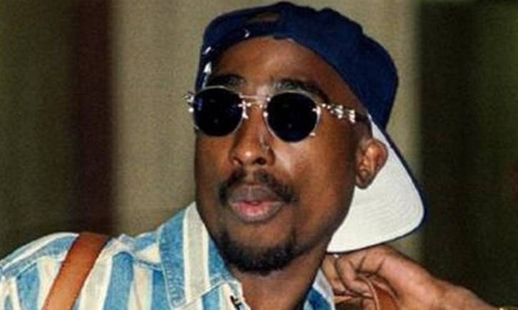 Στίχοι του 2Pac έγιναν viral λόγω μιας χριστουγεννιάτικης «γκάφας»