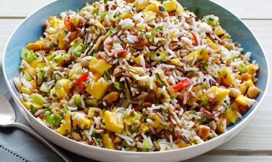 Ρύζι με μάνγκο και κουκουνάρι: Το απόλυτο γιορτινό συνοδευτικό