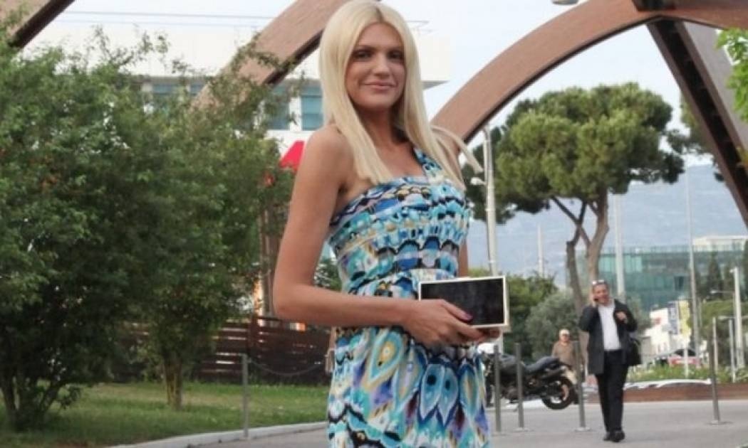 Ποιος παρουσιαστής δηλώνει: «Με τη Σάσα είχα τσαντιστεί. Ήθελα να τη σκοτώσω…»;