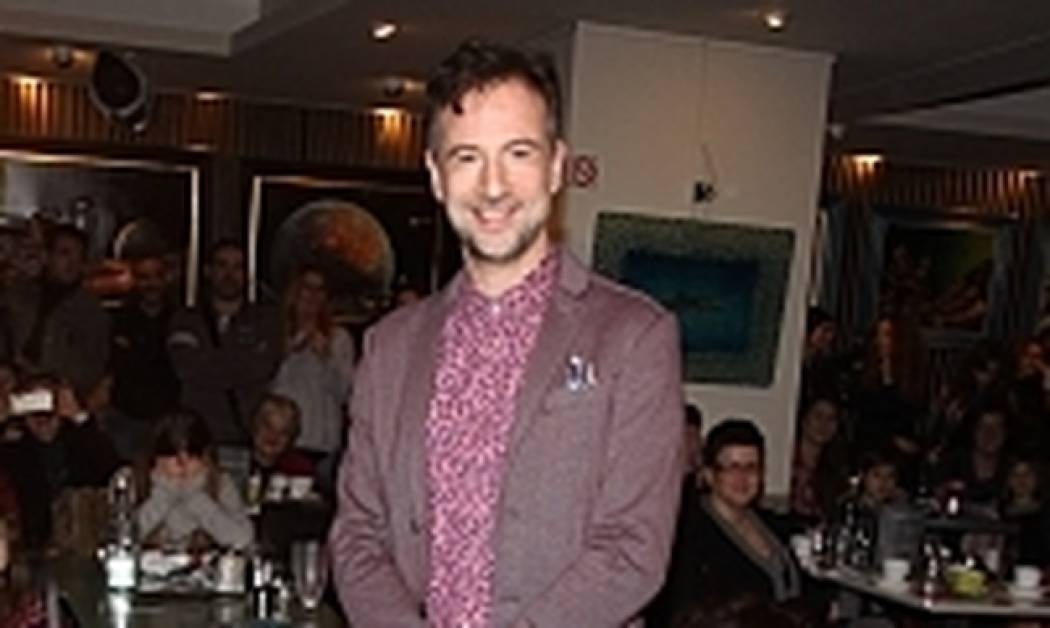 Κωστής Μαραβέγιας: «Μου έχουν πει από παλιά πως είμαι ο ‘Σάκης του έντεχνου’!»