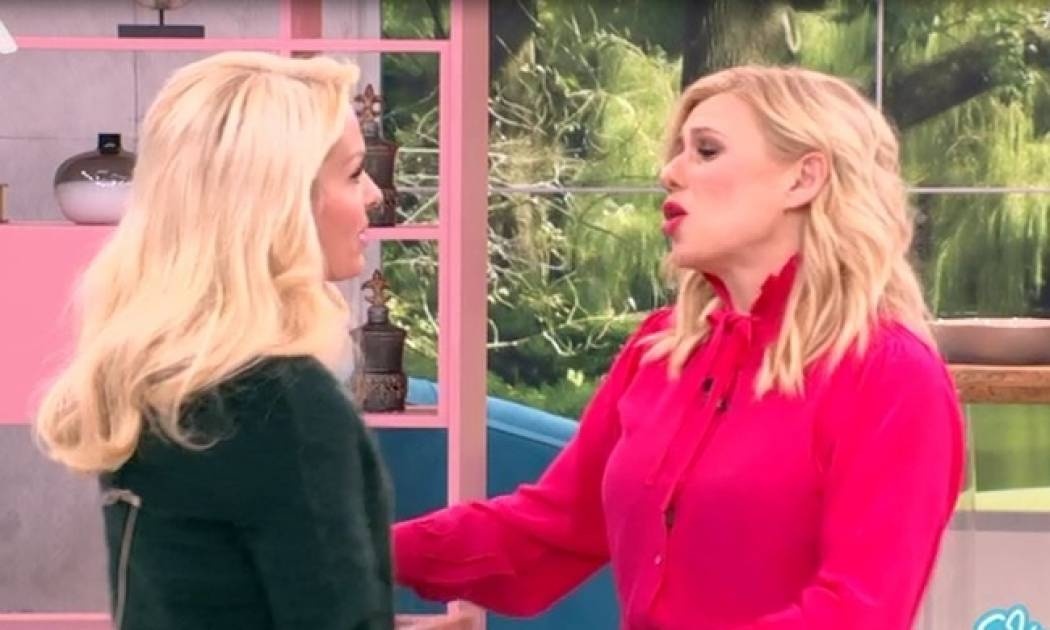 Μενεγάκη για Καραβάτoυ: «Ομολογώ ότι έχω να σε δω 4 χρόνια από κοντά…»