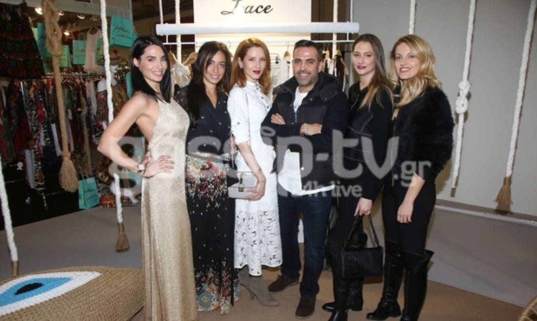 Επώνυμες παρουσίες σε event γυναίκειων ρούχων