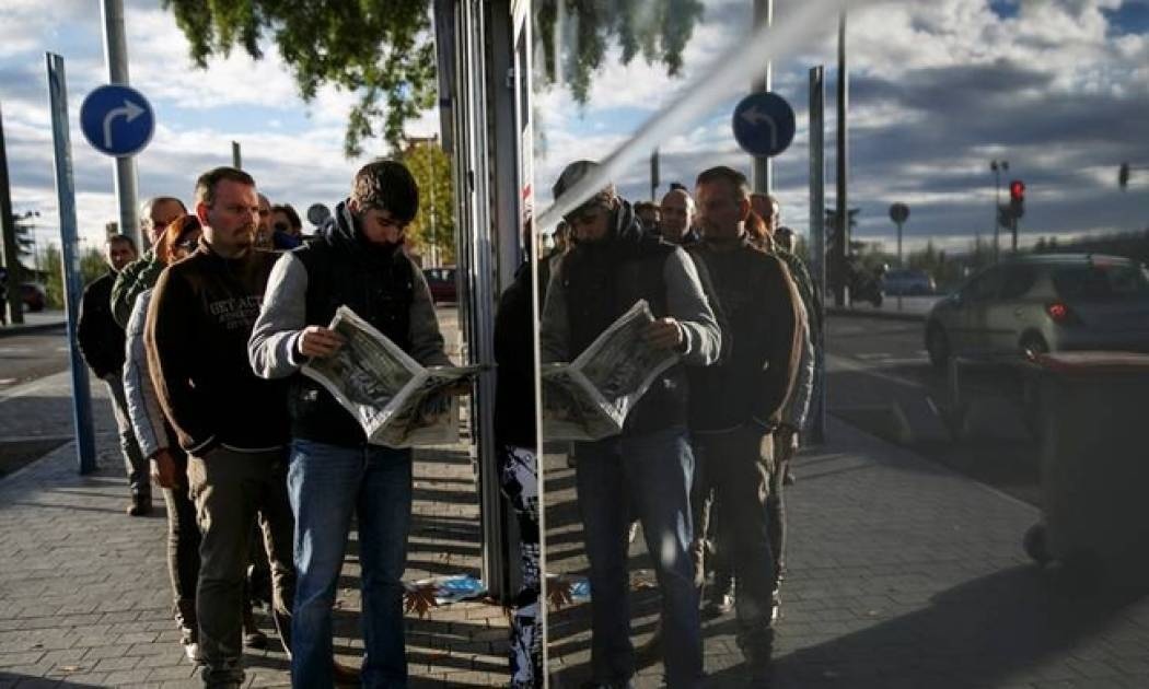 Ανεργία: Σε ιστορικό χαμηλό στην Ευρωζώνη, στο 23% στην Ελλάδα
