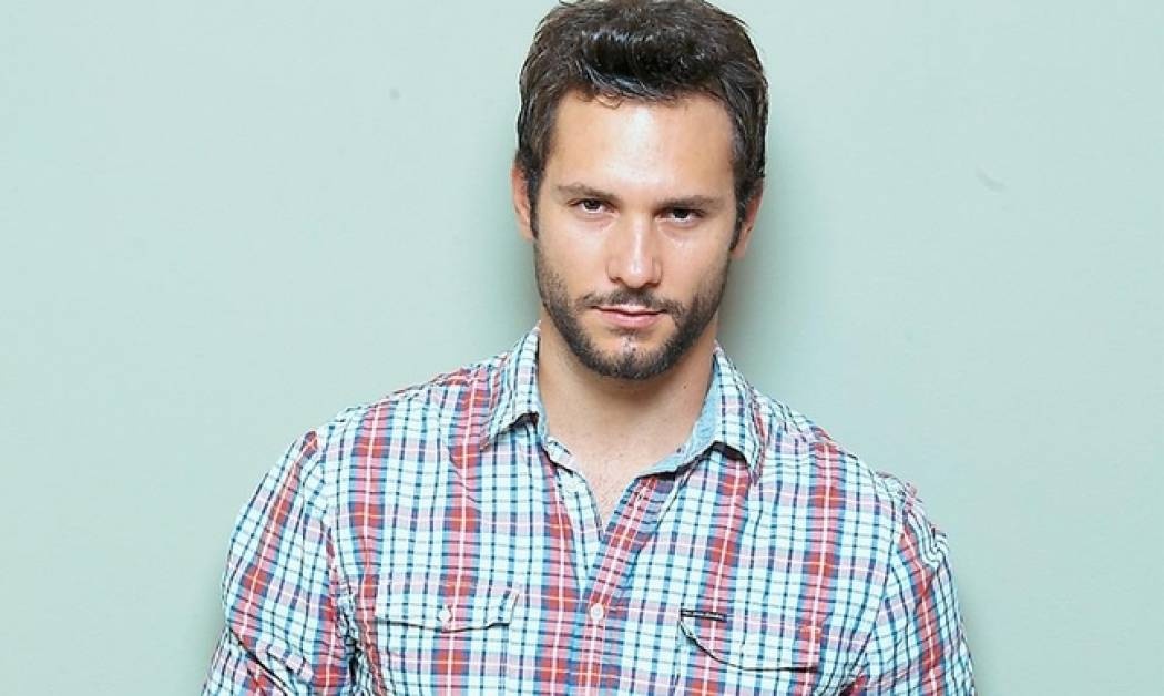 Και όμως διαψεύδει την επανασύνδεση