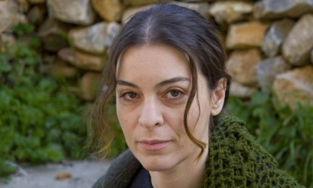 Μ. Πρωτόπαππα: «Το θέατρό µας δεν υποστηρίζεται πλέον για να παράγει τέχνη. Επιβιώνει ό,τι πουλάει»