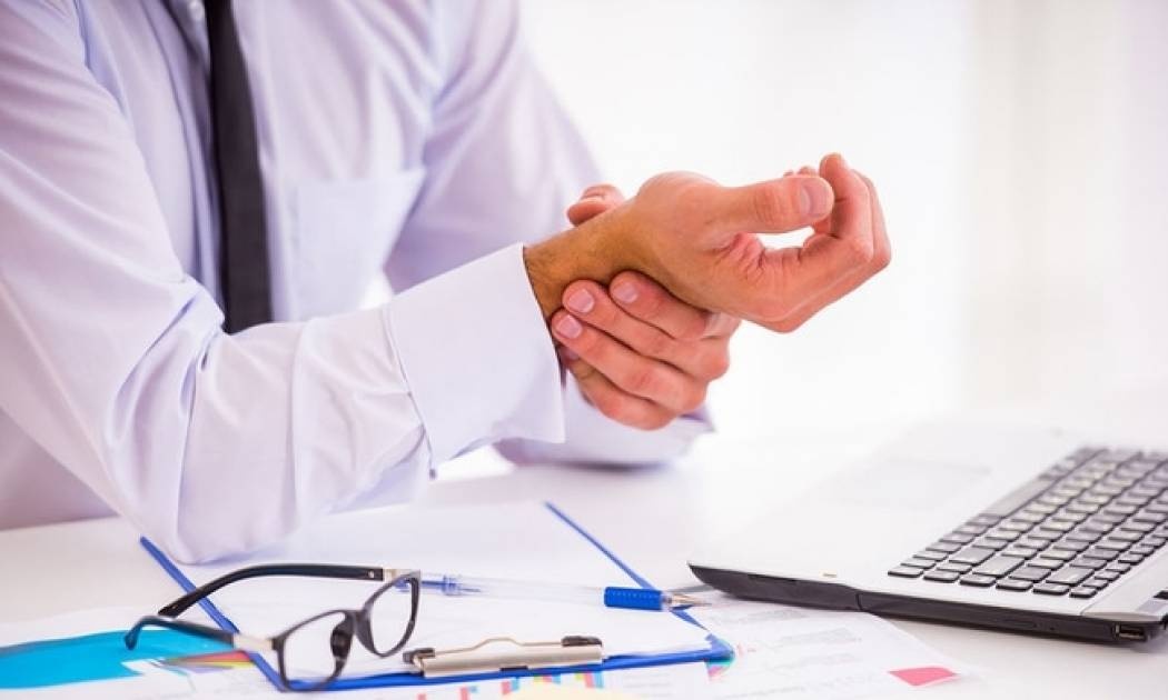 Πλευρική επικονδυλίτιδα ή Computer Elbow: Πώς να προστατευτείτε και να αποφύγετε τον πόνο