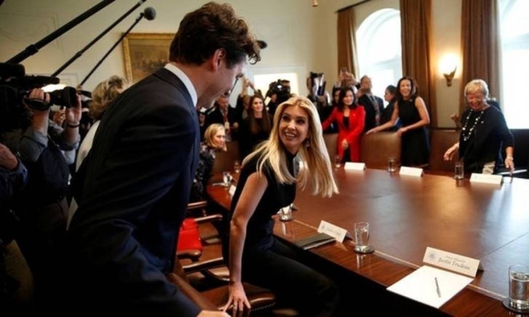 Οι κλεφτές ματιές της Ιβάνκα στον Τριντό (pics)