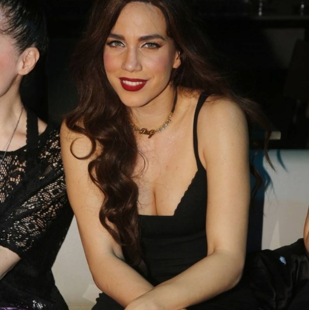 Η Στικούδη στα μπουζούκια