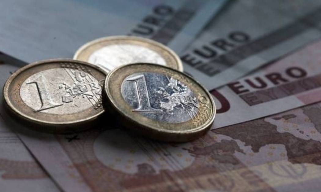 Bloomberg: Τα έξι σενάρια για τη διάλυση και τη διάσωση του ευρώ