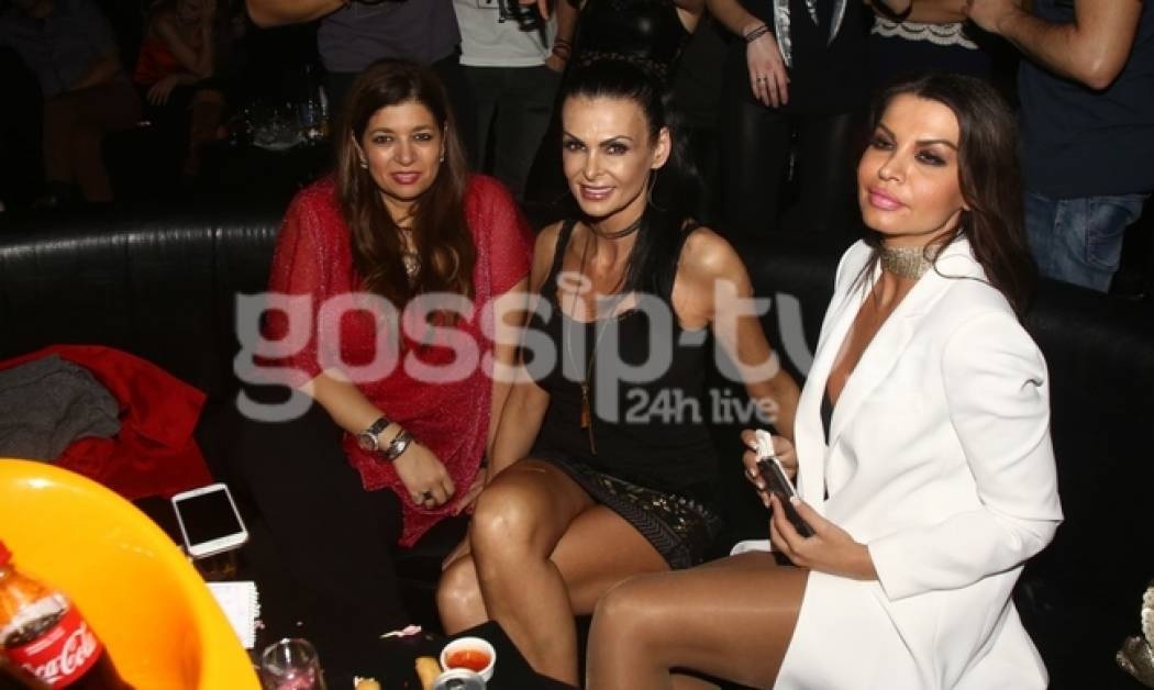 Μια κοριτσοπαρέα στο Acro