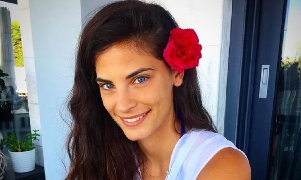 Χριστίνα Μπόμπα: 6 τέλεια χτενίσματα που μπορείς να αντιγράψεις αν έχεις μακριά μαλλιά!