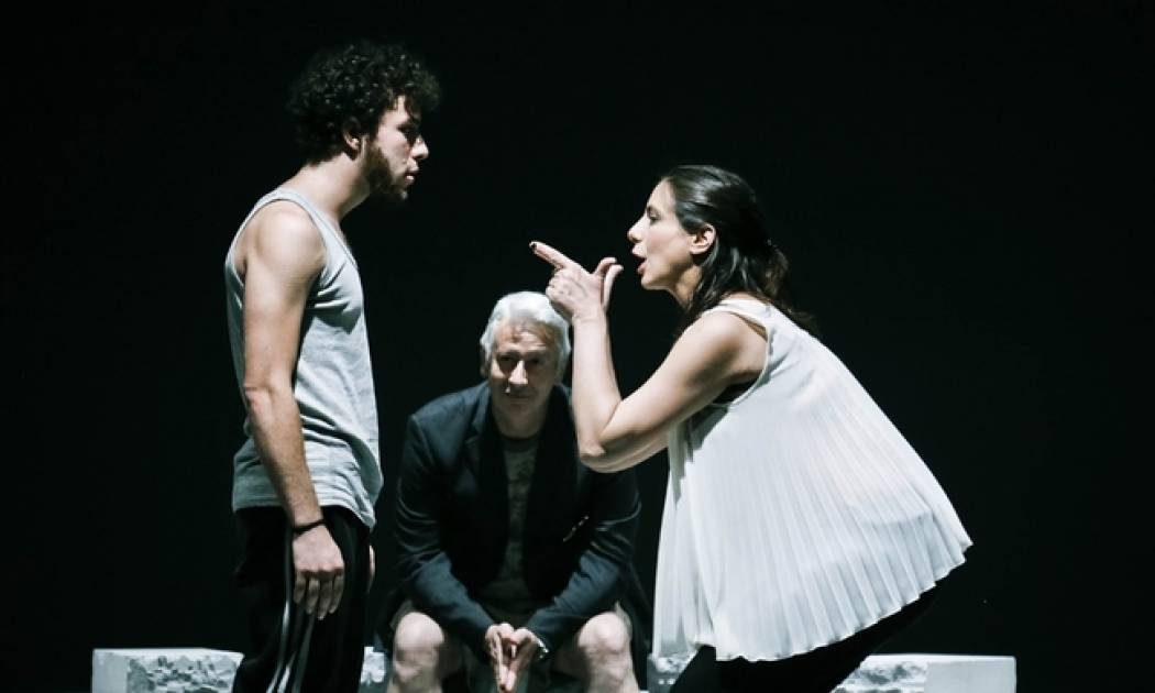 Ακραιόφιλο, της Alexandra Badea στο Κέντρο Ελέγχου Τηλεοράσεων