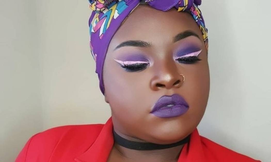 Δεν θα πιστεύεις τι χρησιμοποιήσε αυτή η beauty blogger για να απλώσει το makeup της