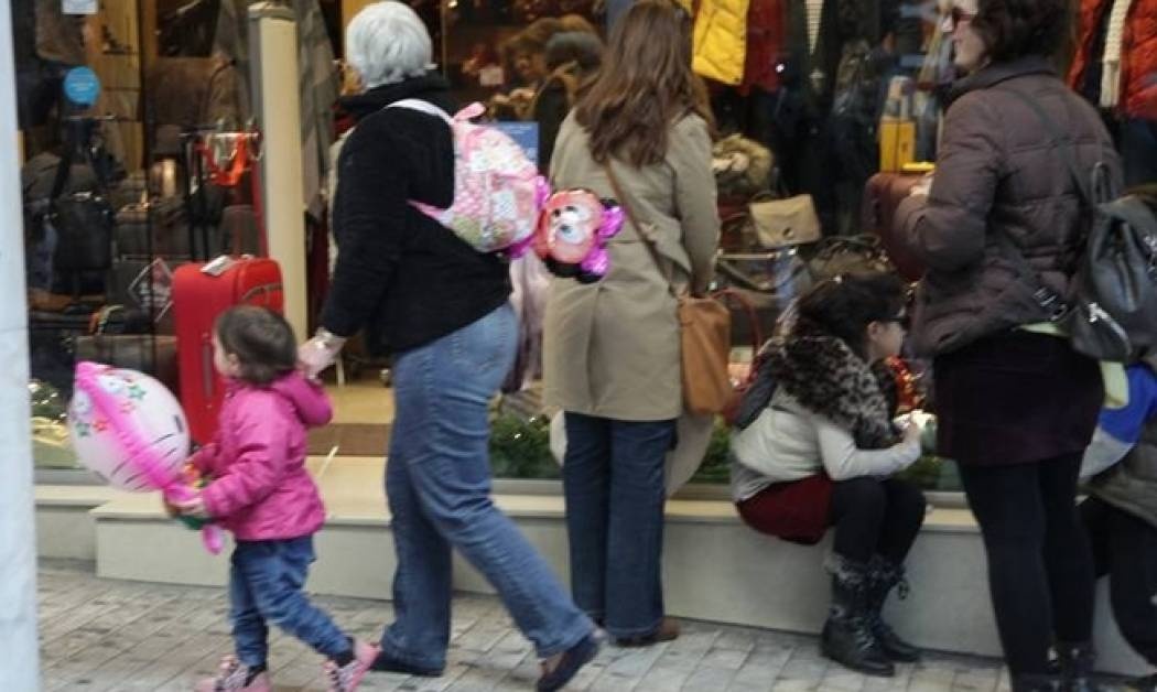 Εορταστικό ωράριο Πάσχα: Πώς θα λειτουργήσουν τα καταστήματα