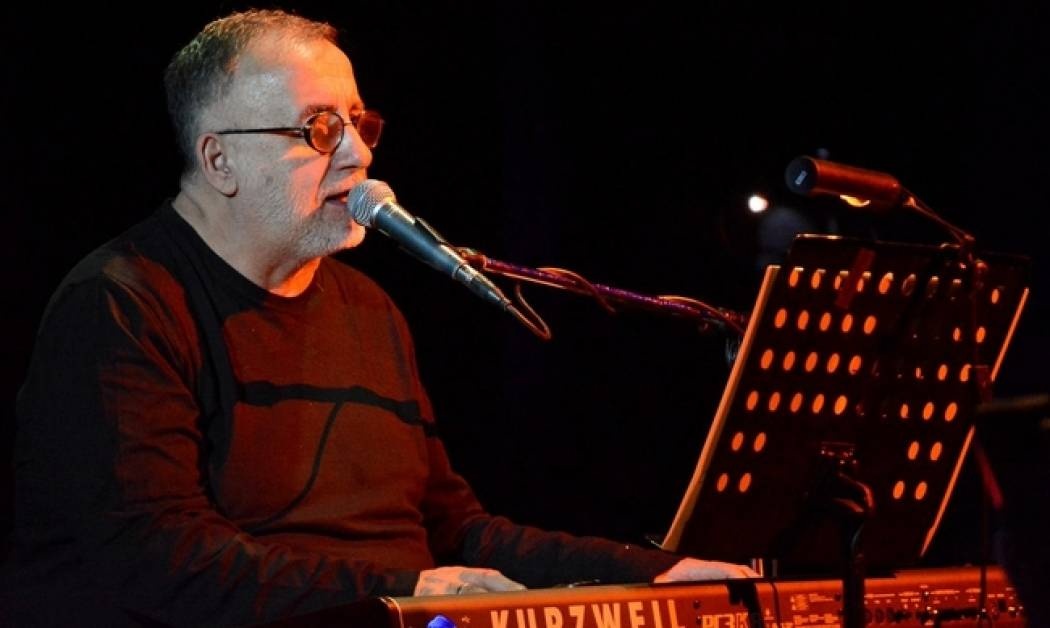 «Στη χώρα των θαυμάτων» με Μικρούτσικο, Πολυχρονίδη και Θηβαίο