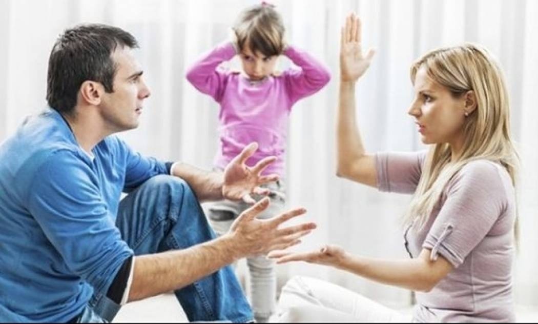 Τι πρέπει να αποφύγετε να κάνετε μπροστά στα παιδιά