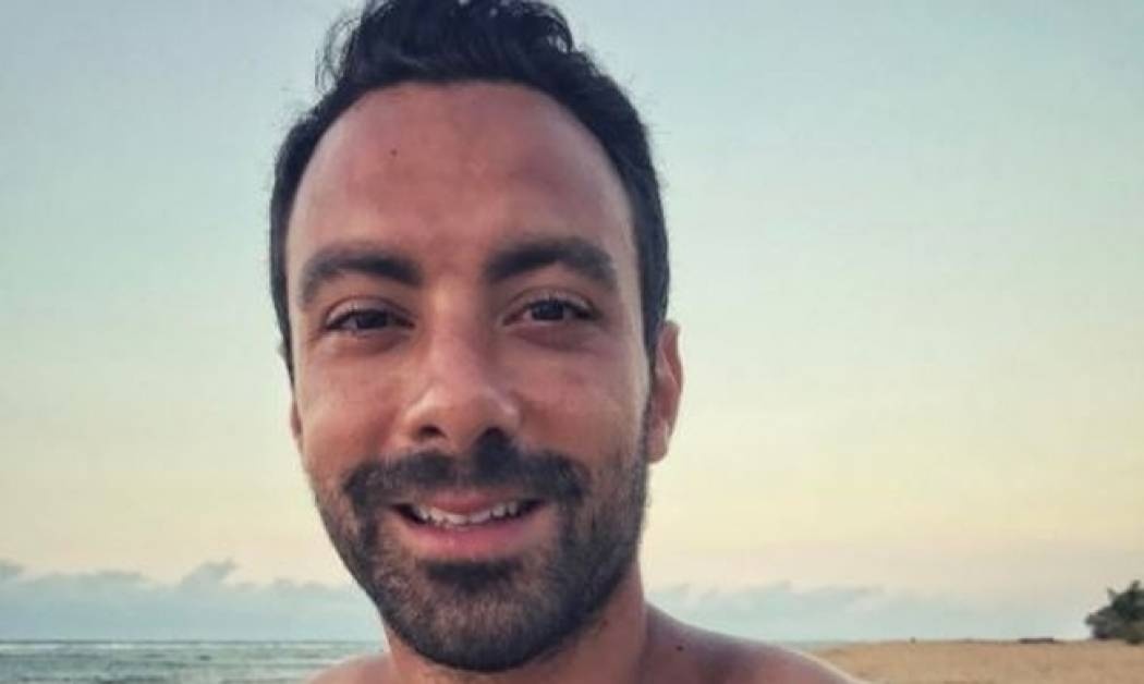 O Σάκης Τανιμανίδης κάνει την βουτιά του στον Άγιο Δομίνικο και η αγαπημένη του τον τραβά φωτό