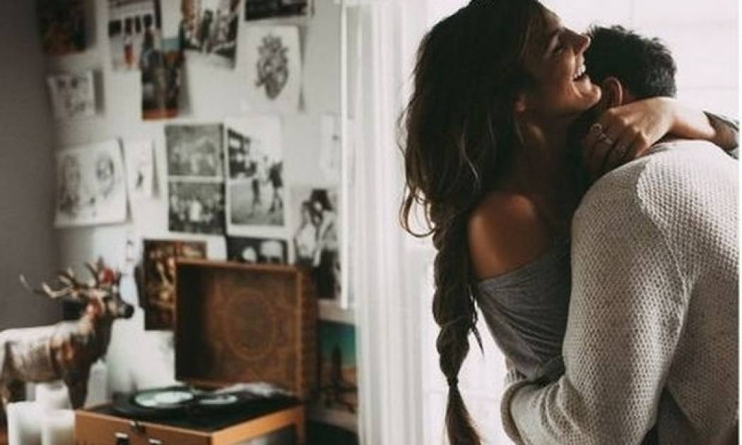 5 κινήσεις στο σεξ που θα τον κάνουν να... παραμιλάει