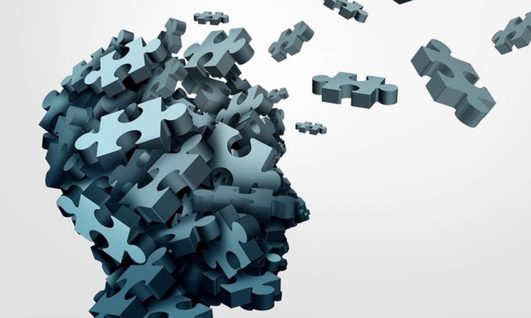 Αλτσχάιμερ: Τα σημάδια που «χτυπάνε καμπανάκι» στα 50