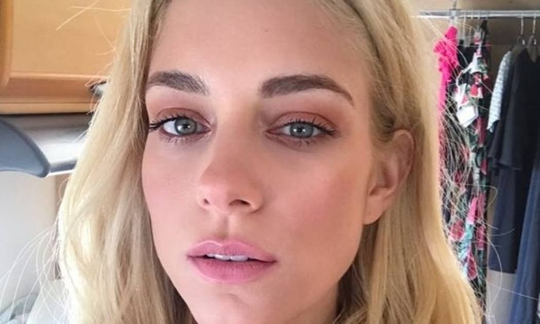 Η Δούκισσα Νομικού σου προτείνει 4 πρωτότυπα σχέδια για το μανικιούρ σου