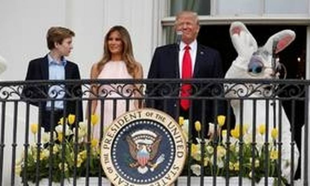 Πάσχα στον Λευκό Οίκο: Αυγά, παραμύθια και η... διακριτική χειρονομία της Πρώτης Κυρίας