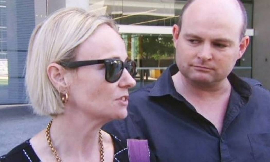 Η απόλυτη φρίκη: Κάλεσε 50 άνδρες σπίτι της για να τη βιάσουν και δεν φαντάζεστε γιατί (pics)