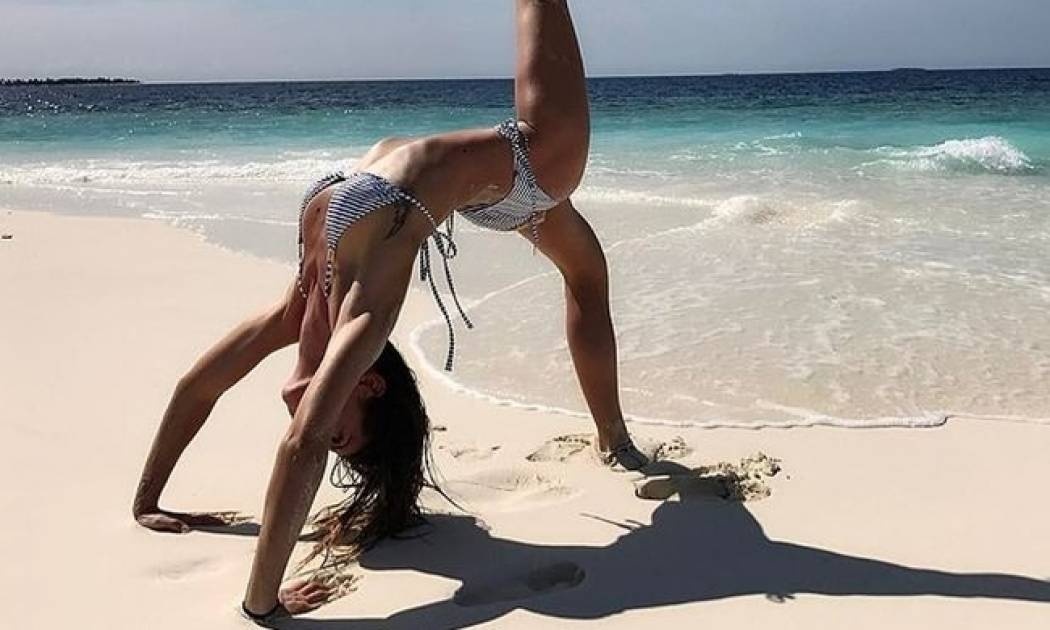 Bikini Ready: 5 tricks για να βγαίνεις άψογη στις φωτογραφίες με μαγιό