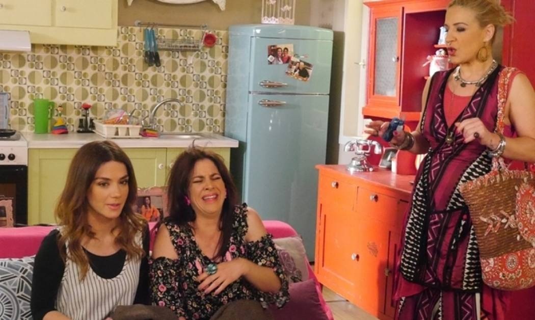 Το σόι σου: Η Μπέλλα καλεί σε βοήθεια τη μελλοντολόγο κυρία Σαντάλ
