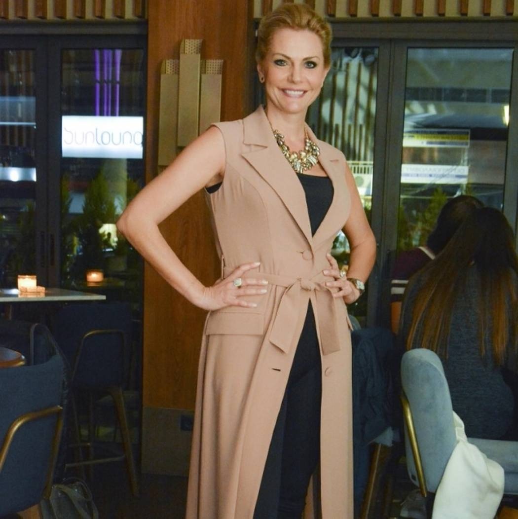 Κούκλα η Έμυ Λιβανίου