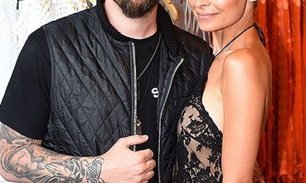 Χωρισμός alert; Το διάσημο ζευγάρι μένει ήδη σε διαφορετικά σπίτια