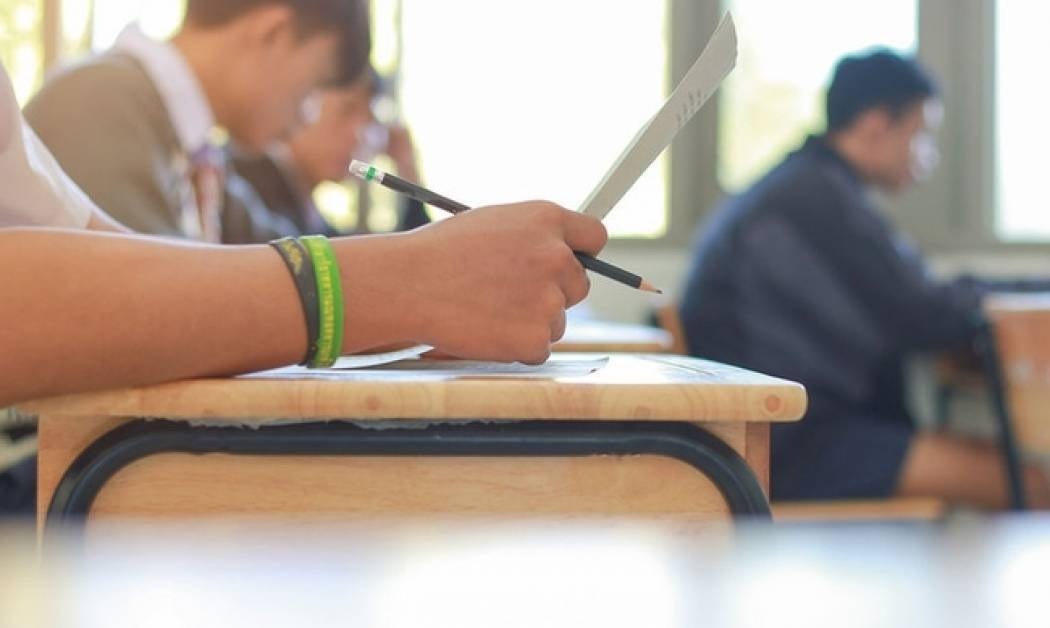 Εξετάσεις και παχυσαρκία: Τι δείχνει έρευνα για τις διατροφικές συνήθειες των μαθητών