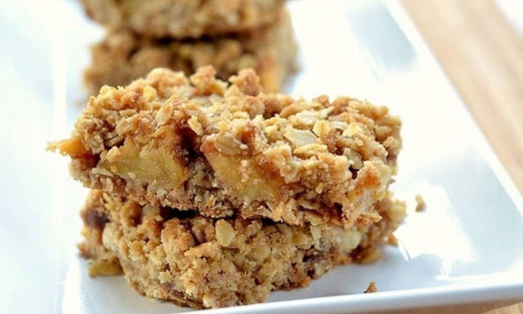 Εύκολες μπάρες δημητριακών με μήλα και βρώμη