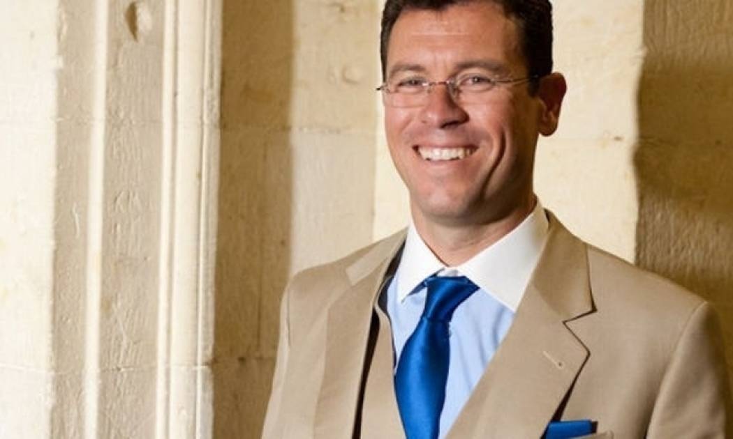 Νίκος Δημητρόπουλος: Στην σκηνή του Παλλάς με επτανησιακό άρωμα