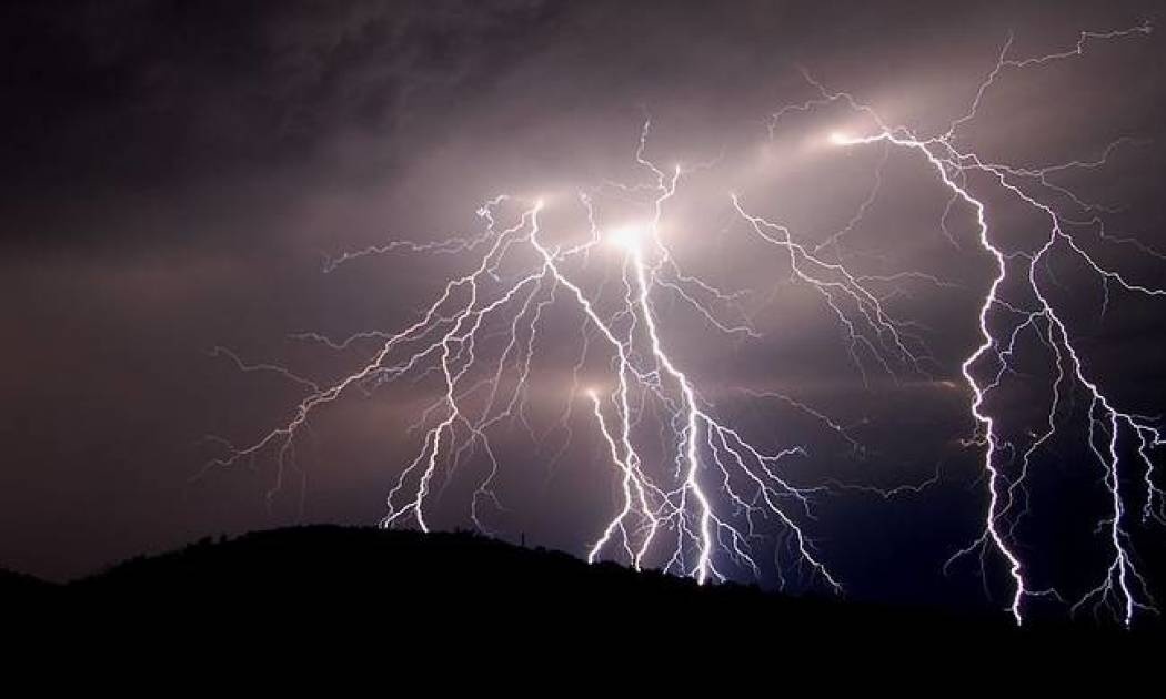 Καιρός ΕΜΥ - Προσοχή: Έρχονται έντονα φαινόμενα - Πού θα «χτυπήσουν» σε λίγες ώρες