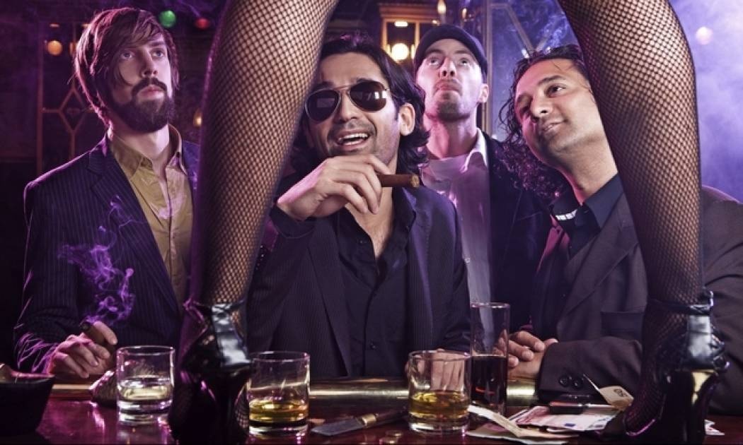 Τι πραγματικά κάνουν οι άντρες στα ΜΠΑΤΣΕΛΟΡ πάρτι;