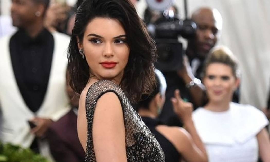 Είναι αυτό το πιο άσχημο bikini που έχει φορέσει ποτέ η Kendall Jenner;