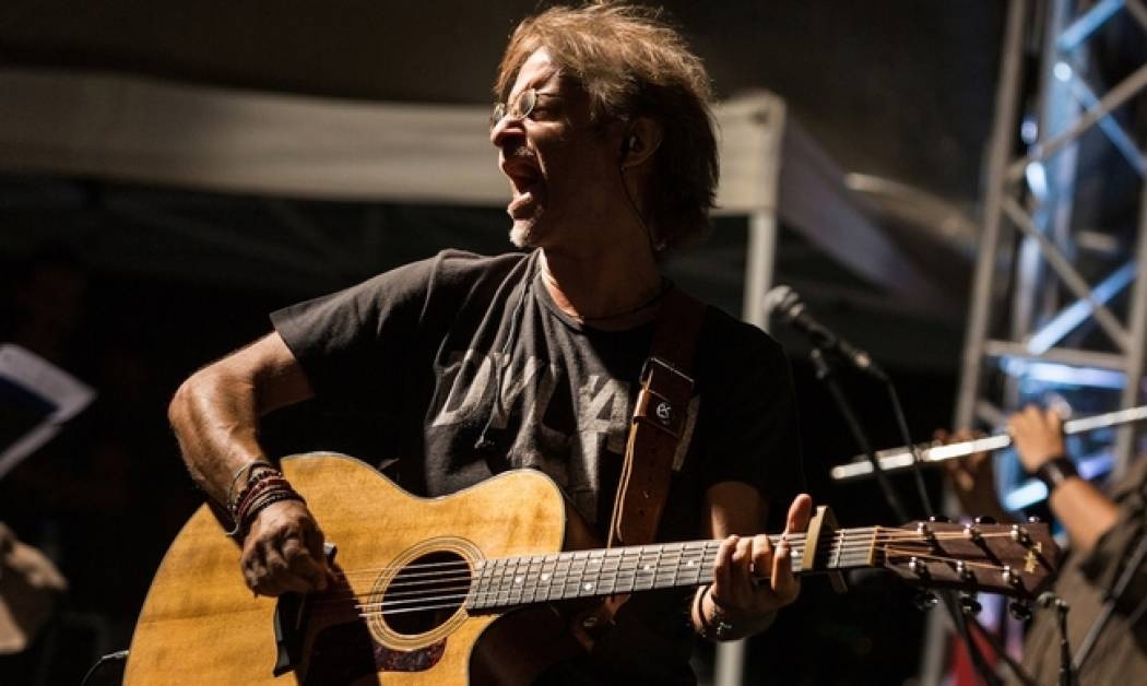 Ο Μίλτος Πασχαλίδης στο Θέατρο Βράχων Μελίνα Μερκούρη