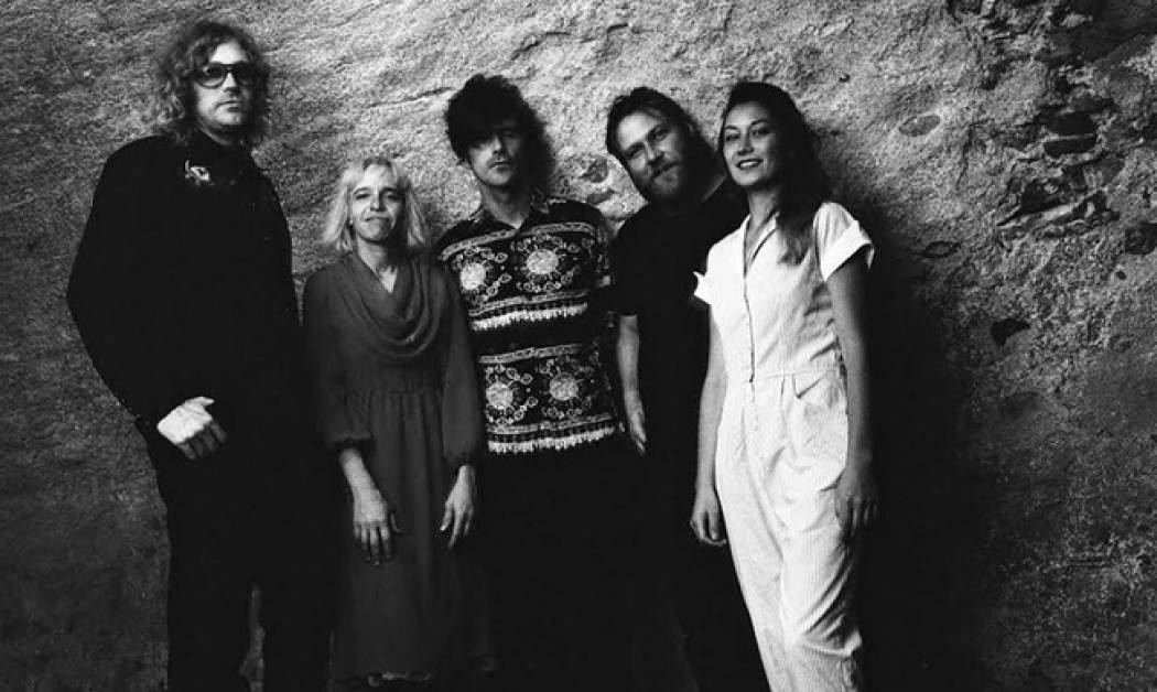 Οι Besnard Lakes live στο six d.o.g.s